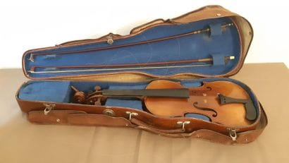 MIRECOURT
Violon d'étude copie de Stradivarius,...