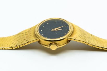 OMEGA
Montre bracelet de dame en or jaune...