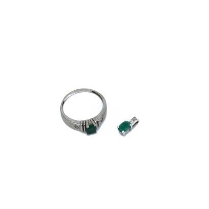 LOT comprenant :
Bague en or gris 750° ornée...