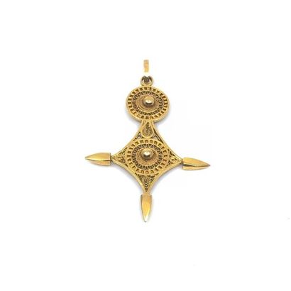 CROIX du sud 
en or jaune 750°
Poids : 10,50...