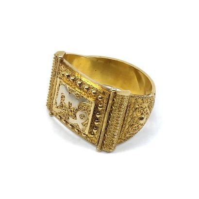 BRACELET 
en or jaune 750° filigranée ouvrant
Poids...