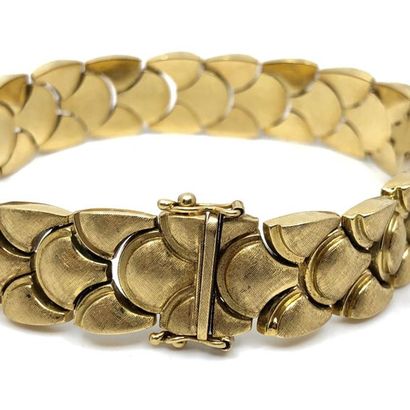 BRACELET en or jaune 750 ° maille articulée...