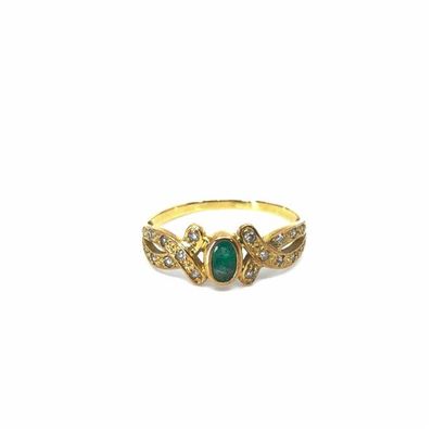 BAGUE en or jaune 750° ornée d'une émeraude...