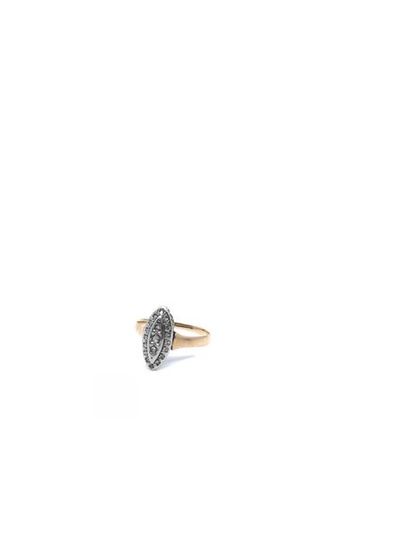 BAGUE marquise en or 750° et argent ornée...