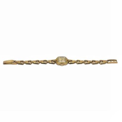 OMEGA 
Montre bracelet de dame en or jaune...