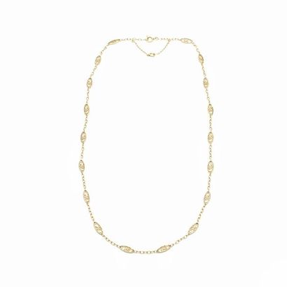 COLLIER 
en or jaune 750° maille filigrannée...