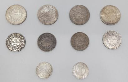 4 pièces de 50 frs 2 pièces de 100 frs et...