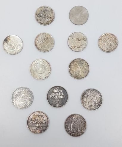 Lot de sept pièces en argent de 100 francs,...