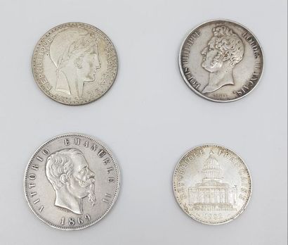 Trente cinq pièces de cinq francs en argent...