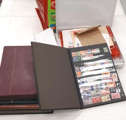 Bag of France and World
stamp albums - Five...