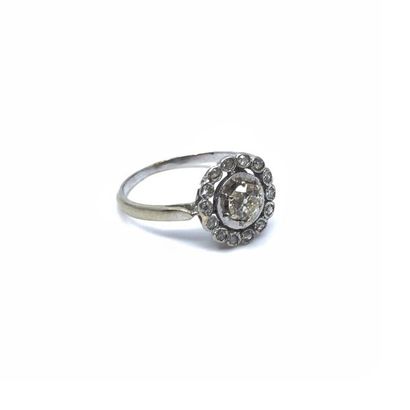 TRAVAIL Français
Bague en or gris 750° ornée...