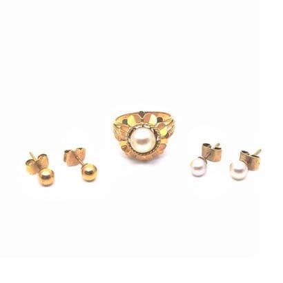 LOT D'OR 750 comprenant :
bague en or jaune...