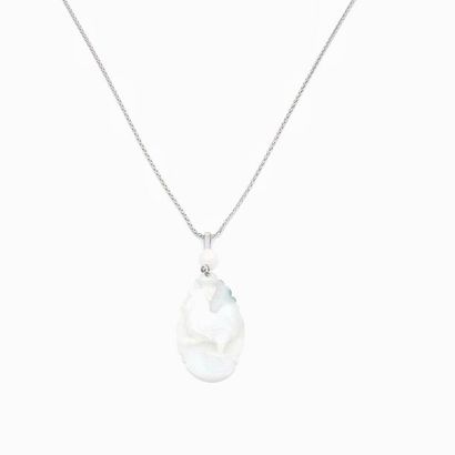 CHAÎNE en or gris 750 accompagné d'un pendentif...