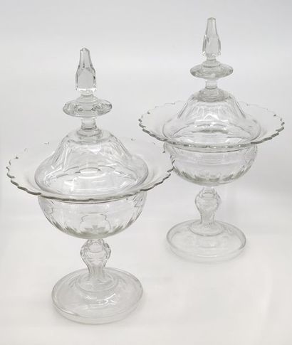 BACCARAT
Paire de drageoirs en cristal couvert...