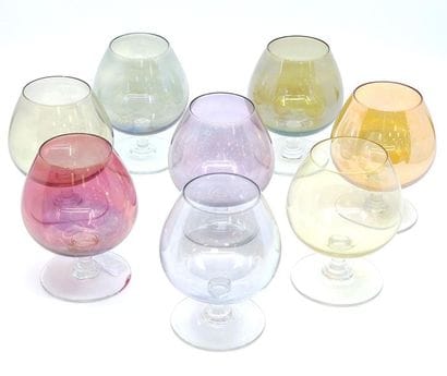 ENSEMBLE de huit verres à cognac en verre...