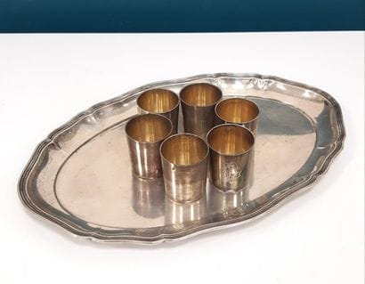 LOT comprenant :
Six gobelets à liqueur en...