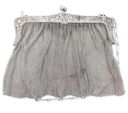 SAC de soirée en argent finement ciselée...