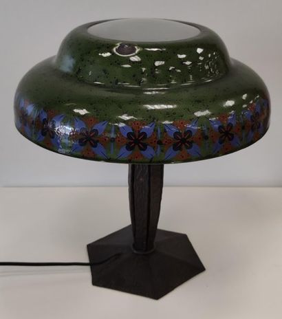 LAMPE de bureau en métal et verre reposant...