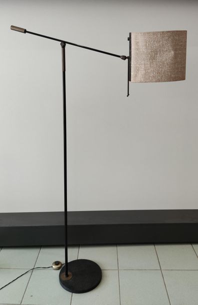 LAMPADAIRE liseuse orientable sur un socle...