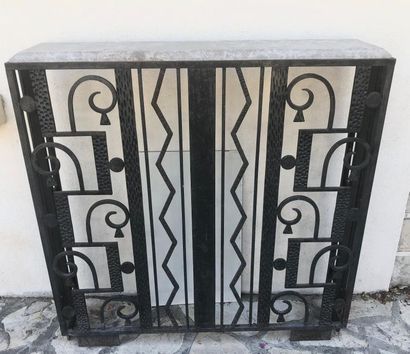 CONSOLE d'applique en fer forgé dans le goût...