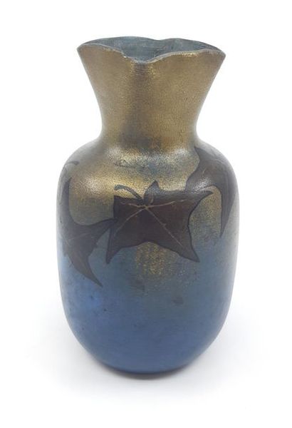 VALLAURIS
Vase balustre en faience à décor...