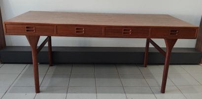 TRAVAIL SCANDINAVE 
Grand bureau plat en...
