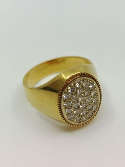 HORSE in 750° yellow gold paved with 24 brilliant-cut...
