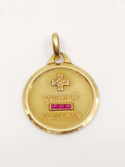 MEDAILLE d'amour in 750° yellow gold decorated...
