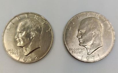 LOT comprenant :
PIECE de un dollar en argent...