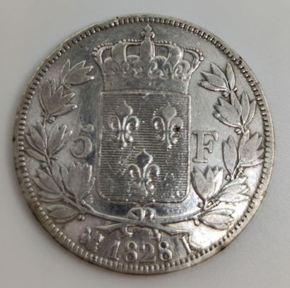 UNE pièce 5 francs en argent Charles 10
1828/K
poids...