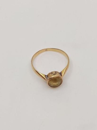 BAGUE en or jaune 750° ornée d'une citrine...