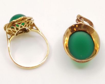 BAGUE en or jaune 750 ornée d'une pierre...