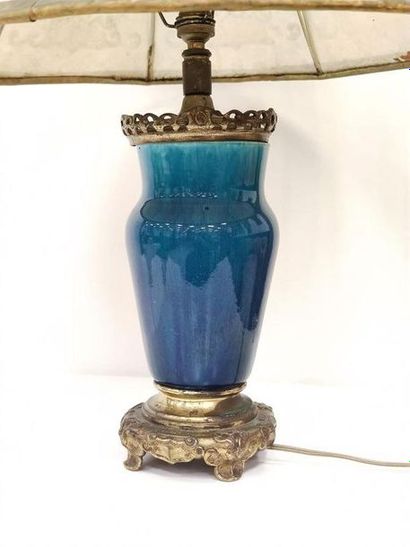 CHINA - XXth
Turquoise enamelled porcelain...
