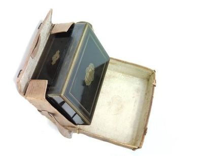COFFRET de VOYAGE rectangulaire en placage...