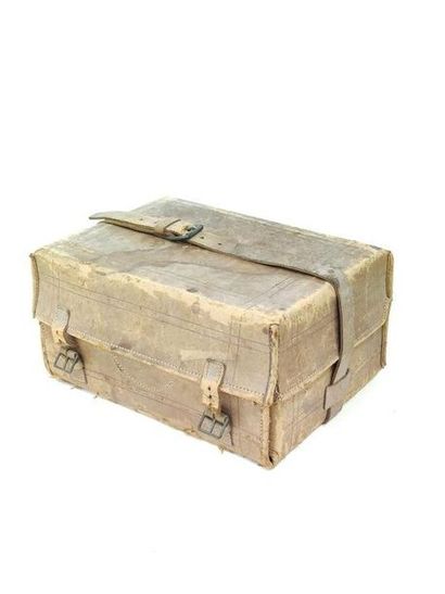 COFFRET de VOYAGE rectangulaire en placage...