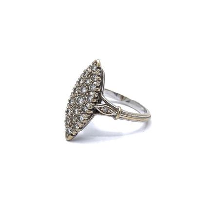 MARQUISE RING in 750° white gold with diamonds...