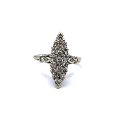 MARQUISE RING in 750° white gold with diamonds...
