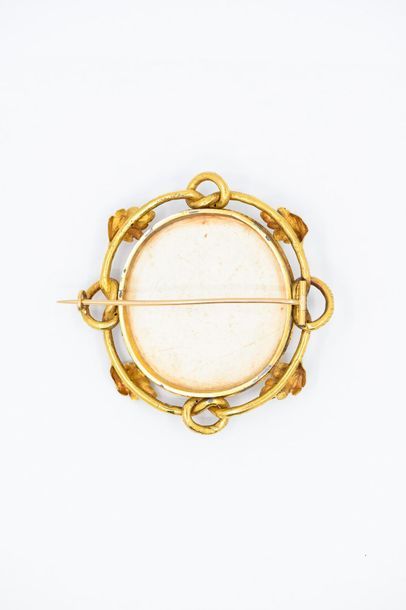 IMPORTANT SPINDLE in 750° yellow gold decorated...