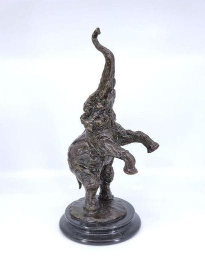 DUBANTON (20th century). 
 Bronze with brown...