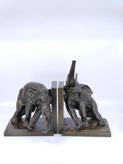 DUBANTON (Xxth)
Pair of elephant bookends...