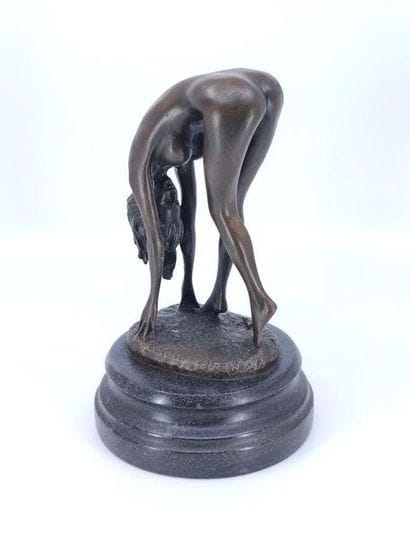 CESARO (XX)
Bronze with brown patina representing...