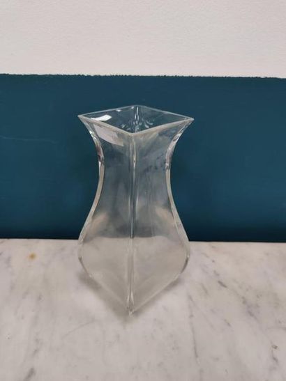 BACCARAT
Four-sided crystal vase 
Stamped...