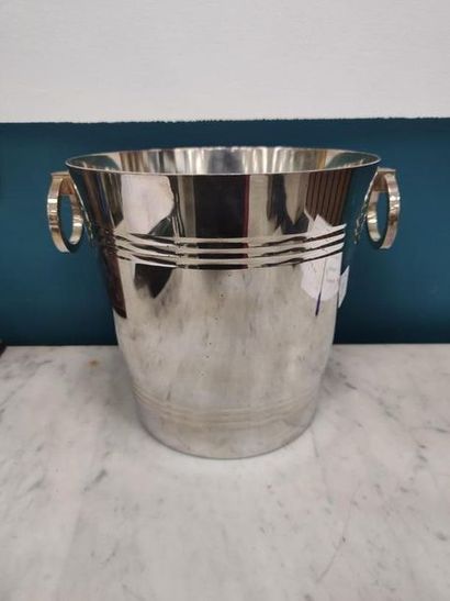 SAINT MEDARD
Champagne bucket in silver plated...