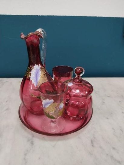 NECESSAIRE de nuit en verre soufflé à motifs...