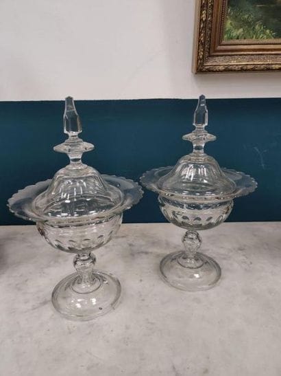 Dans le goùt de BACCARAT
Paire de drageoirs...