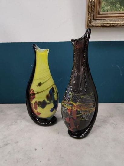 ENSEMBLE de deux vases en pâte de verre soliflore...