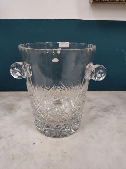 KLEIN à Baccarat 
Cut crystal champagne bucket...
