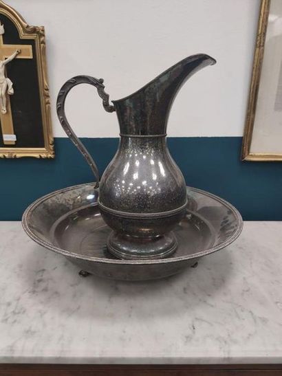 TOILET NECESSARY in silver plated metal including
Pitcher...