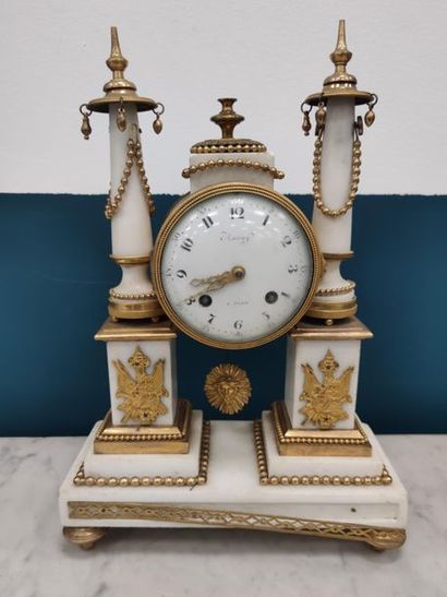 AUTRAY à PARIS 
Portico clock in white marble...