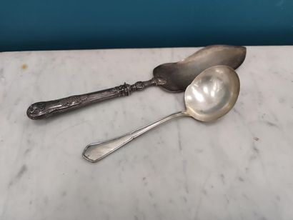 LOT including:
925 silver shovel with shell...